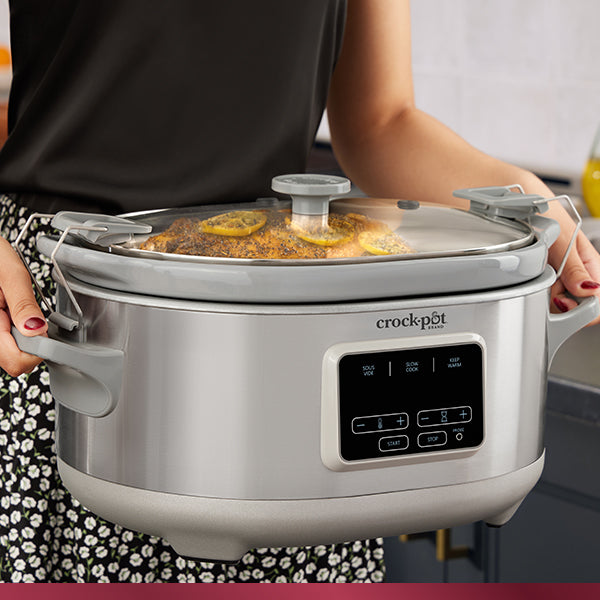 Crock-Pot 7-Quart Cook & Carry Slow Cooker with Sous Vide Function, Family-Sized Slow Cooker Warms up to 30 Hours, Modern Digital Display, Travel-Proof Locking Lid & Removable Temperature Probe