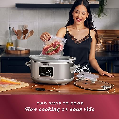 Crock-Pot 7-Quart Cook & Carry Slow Cooker with Sous Vide Function, Family-Sized Slow Cooker Warms up to 30 Hours, Modern Digital Display, Travel-Proof Locking Lid & Removable Temperature Probe