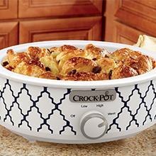 Crock-Pot Small 2.5 Quart Casserole Slow Cooker in White/Blue, Enjoy Eye-Catching Quick Meals, Durable and Compact