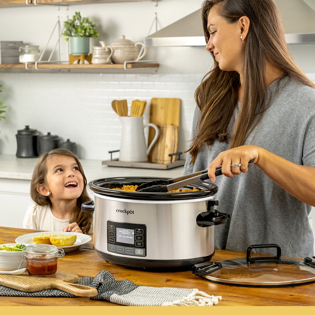 Crock-Pot 7-Quart Slow Cooker, Portable Programmable with Timer, Locking Lid, Stainless Steel; an Essential Kitchen Appliance, Perfect for Families and Gatherings