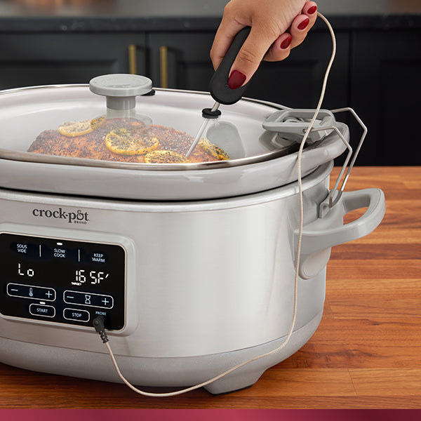 Crock-Pot 7-Quart Cook & Carry Slow Cooker with Sous Vide Function, Family-Sized Slow Cooker Warms up to 30 Hours, Modern Digital Display, Travel-Proof Locking Lid & Removable Temperature Probe
