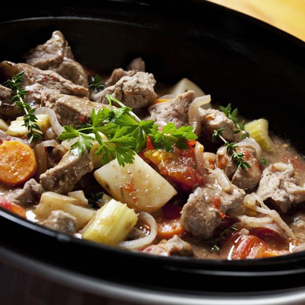 Crock-Pot 2-Quart Manual Slow Cooker, Feeds 2+ People, Great for Small Meals, Dips, & Sides; Removable Stoneware is Oven & Dishwasher-Safe, Black